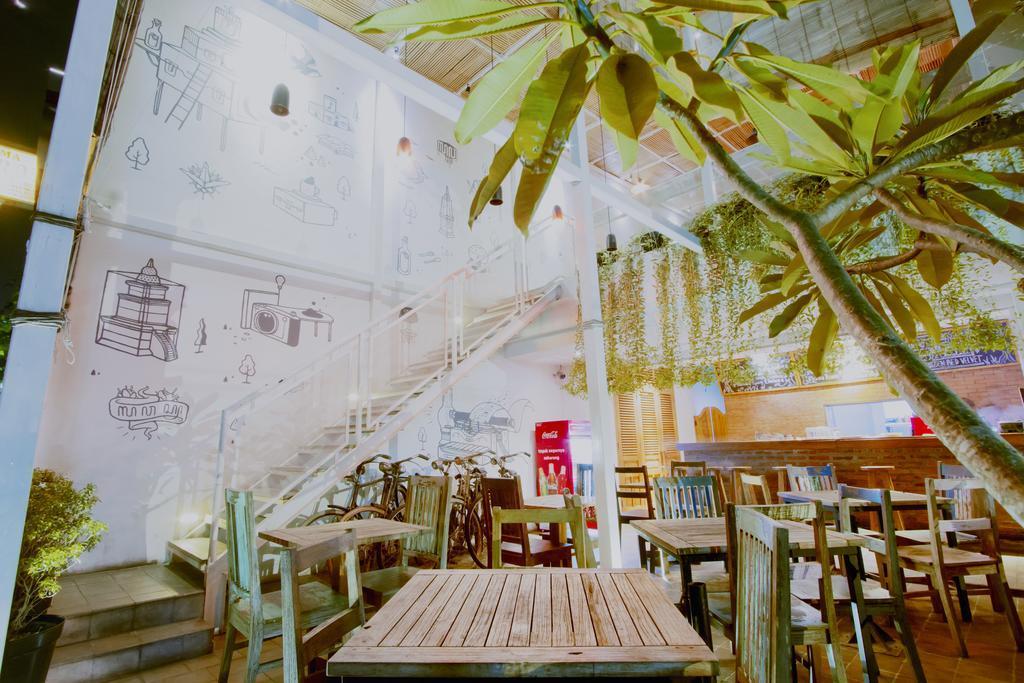 Adhisthana Hotel Yogyakarta Exterior photo