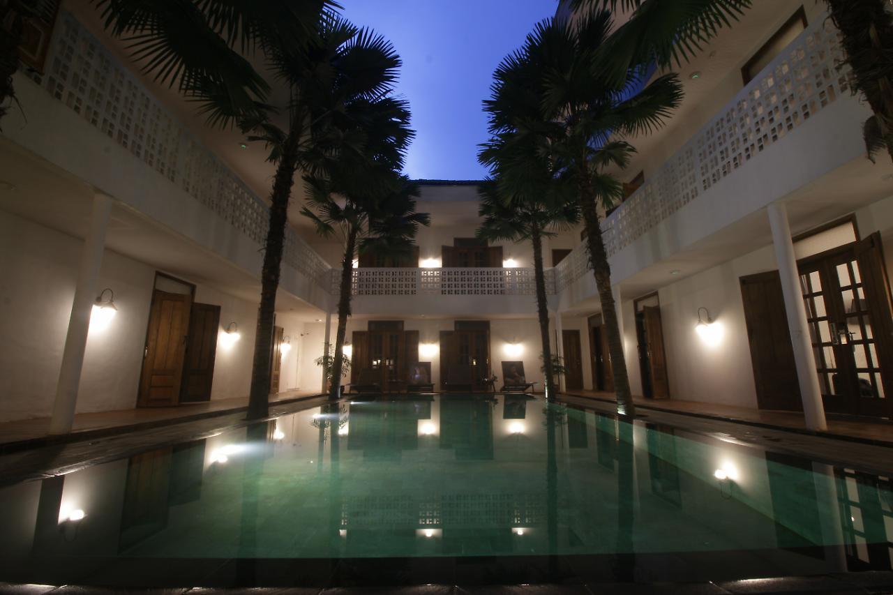 Adhisthana Hotel Yogyakarta Exterior photo