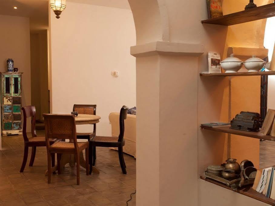 Adhisthana Hotel Yogyakarta Exterior photo