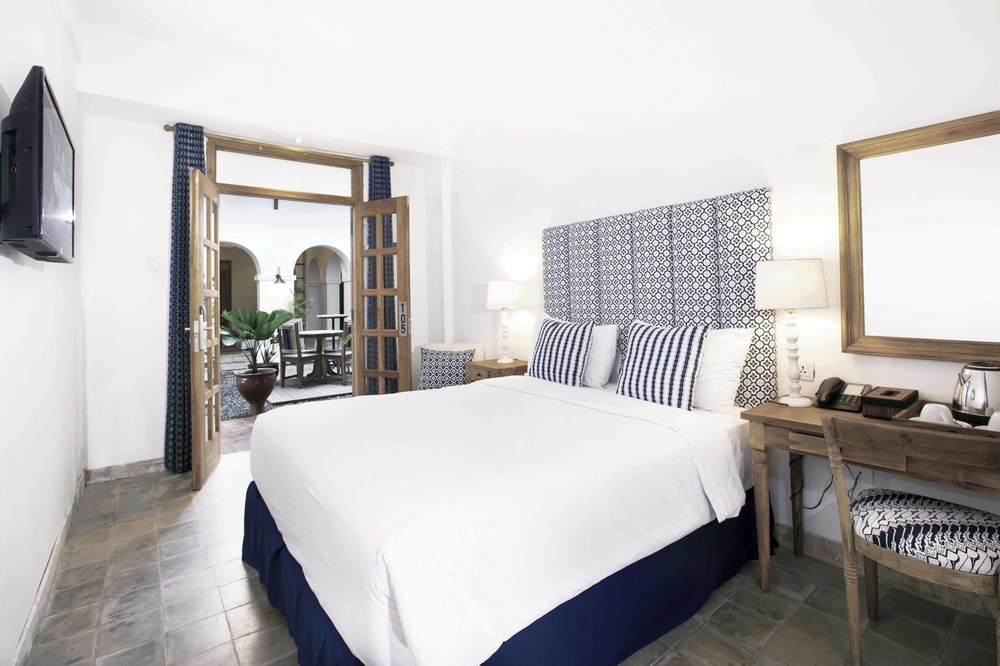 Adhisthana Hotel Yogyakarta Exterior photo