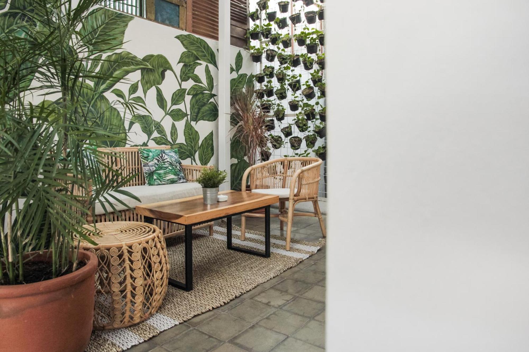 Adhisthana Hotel Yogyakarta Exterior photo