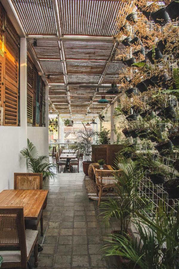 Adhisthana Hotel Yogyakarta Exterior photo